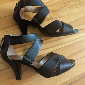 Clarks Black Leather Kitten Heels